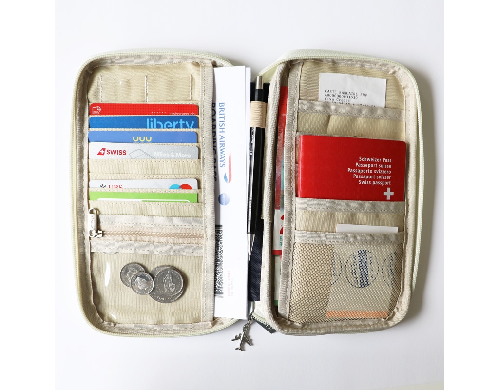 Reisetasche für Dokumente und Pass Innen